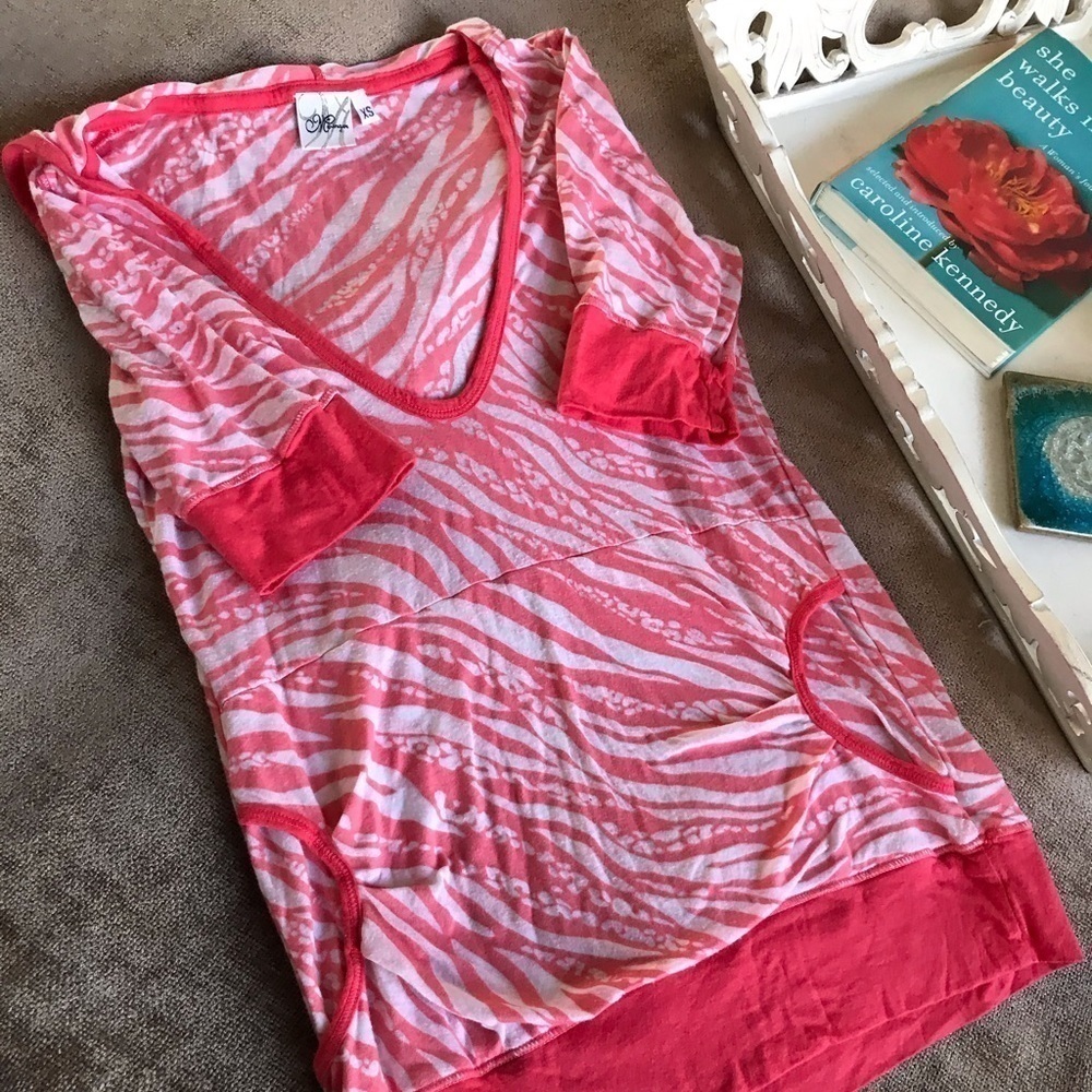 Hooded Short Sleeve Pink & White Shirt - Picture 2 of 5